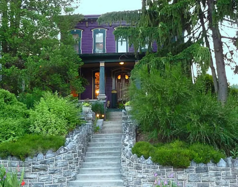 Amethyst Inn - Image 1