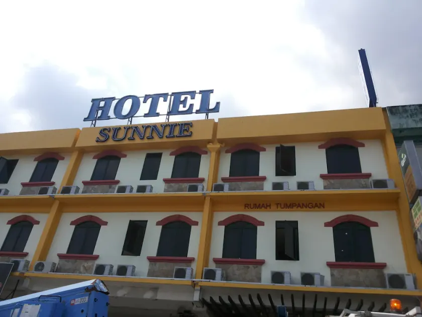 Sunnie Hotel - Image 1