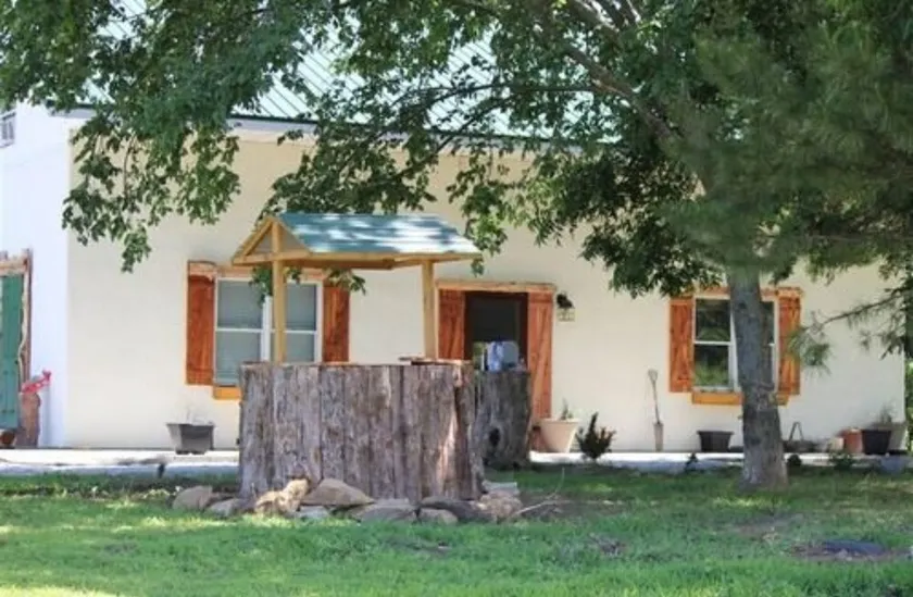 Hogans HayBale Cottage - Image 1