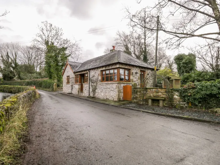 Hawthorn Cottage - Image 1