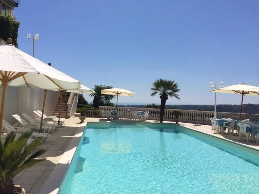 Hotel Villa Aniana - Image 1