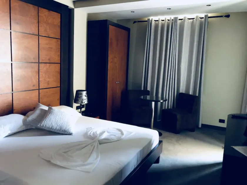 Icon Hotel - Image 1