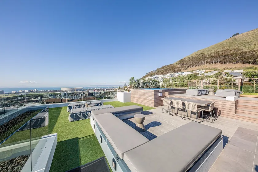 Penthouse on B - Image 1
