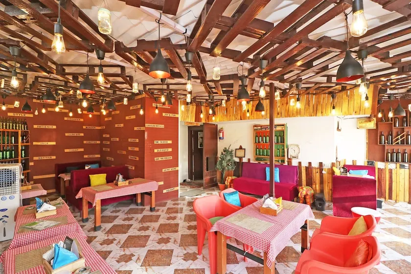 Hotel Aashiyanaa Palace - Image 1