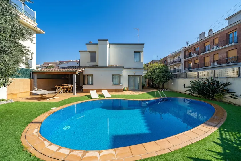 HomeHolidaysRentals Alcazar - Costa Barcelona - Image 1