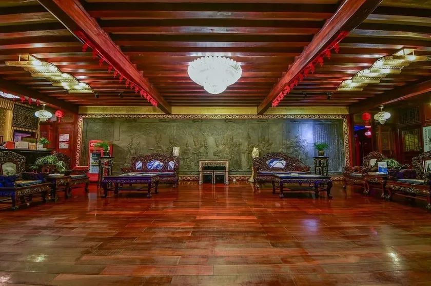 Dali Palace Hotel - Image 1