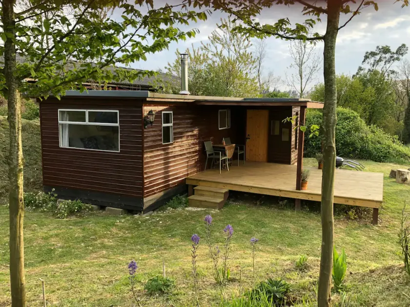 Cozy and Peaceful Cabin 15 Mins From Lyme Regis - Image 1