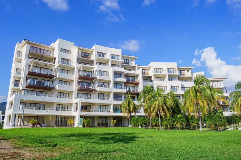 Family Luxury Suites & Villas by B Nayar - Ocean View & All Inclusive - Image 1
