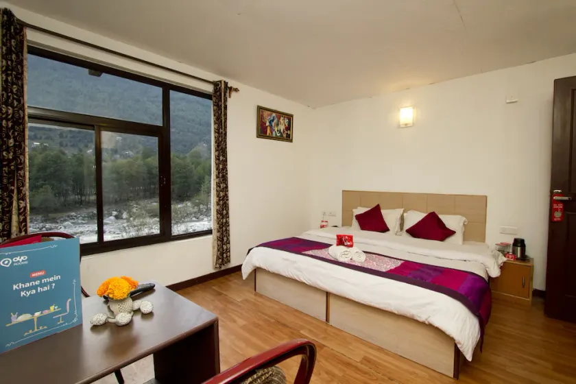 Hotel Him Shakti by OYO Rooms - Image 1