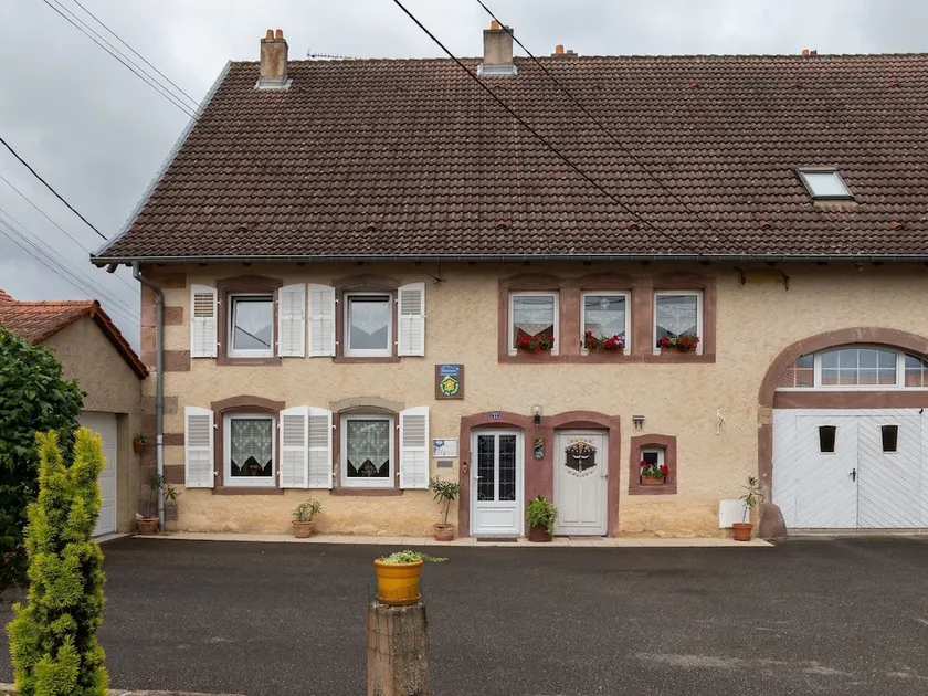 Attractive Holiday Home in Niederviller Near Kiny Parc - Image 1