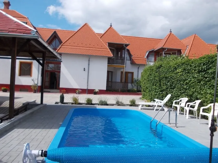 Klaudia Apartments - Image 1