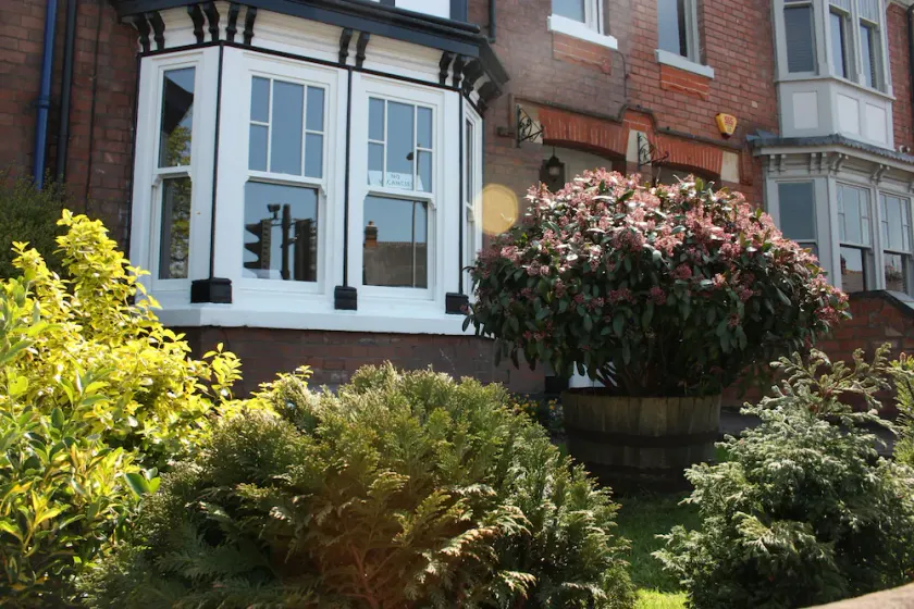 Linhill Guest House - Image 1
