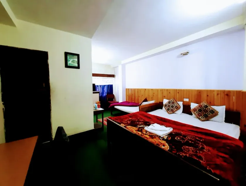 Hotel Opal Inn Darjeelling - Image 1