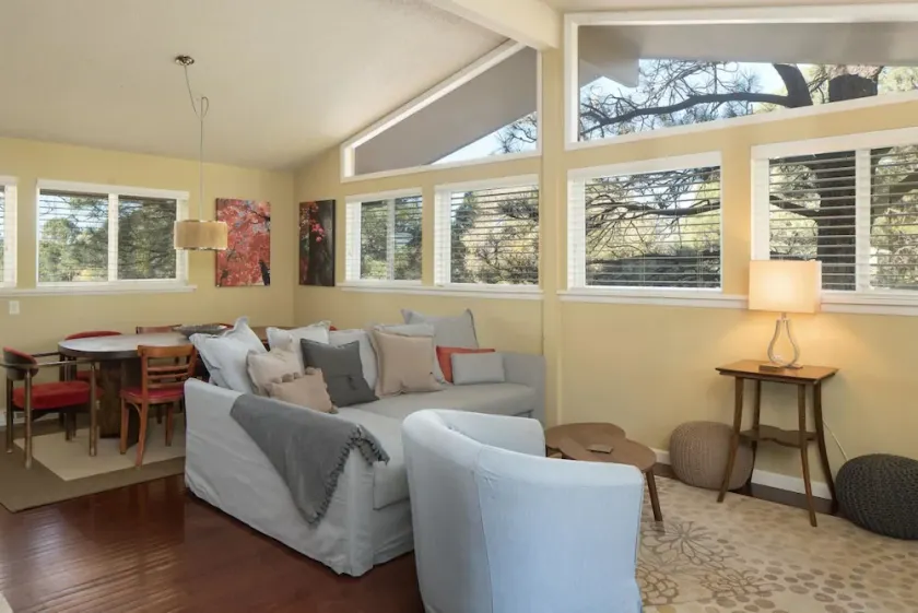 *New* Artsy Downtown Tree-house - Perfect Flagstaff Location! - Image 1
