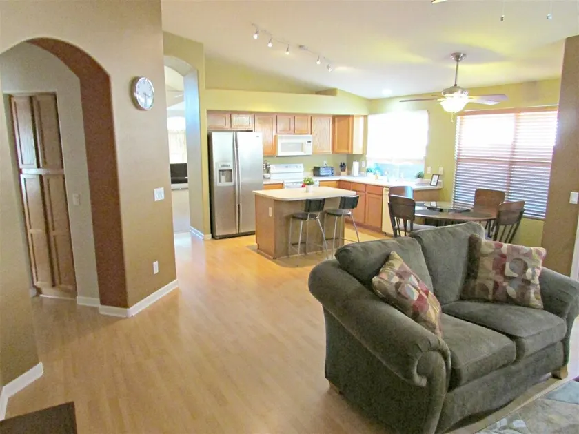22219 Phoenix - Image 1