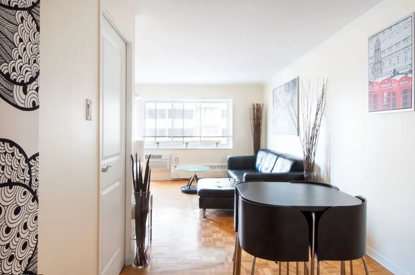 Comfortable Downtown Studio Apartment by Namastay - Image 1
