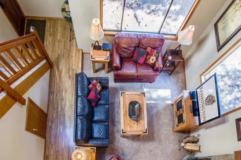 6 Pineridge - Image 1