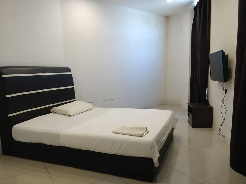 OYO 89792 Hamriz Hotel - Image 1