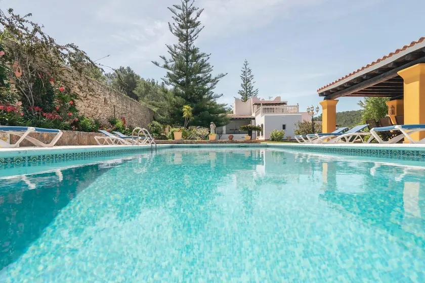 4 bedrooms villa with private pool jacuzzi and furnished garden at Santa Eularia des Riu - Image 1