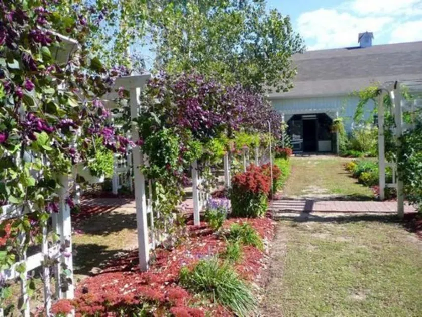 Victorian Veranda Country Inn - Image 1