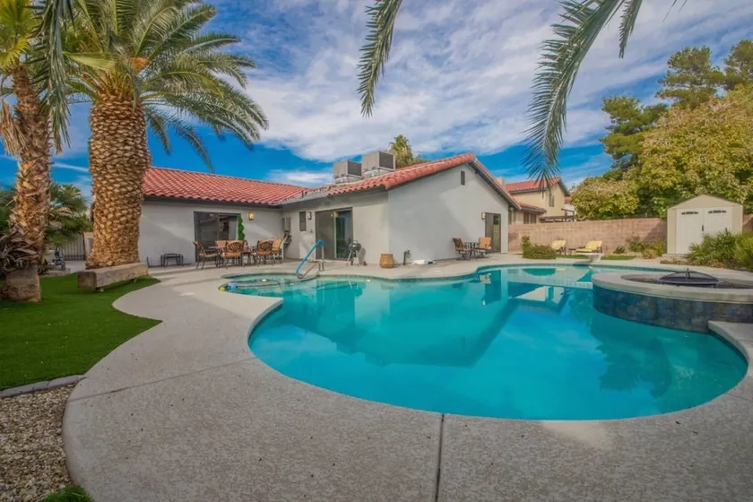Immaculate 4bed 7min to Vegas Strip - Image 1