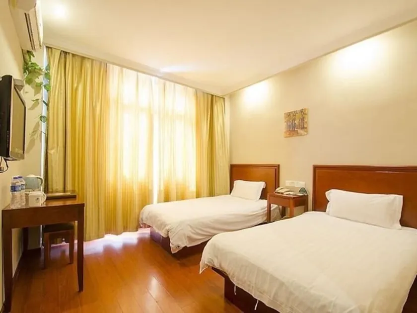 Green Tree Inn Xiamen University Business Hotel - Image 1