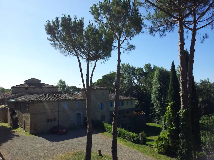 Bassetto Guesthouse - Image 1