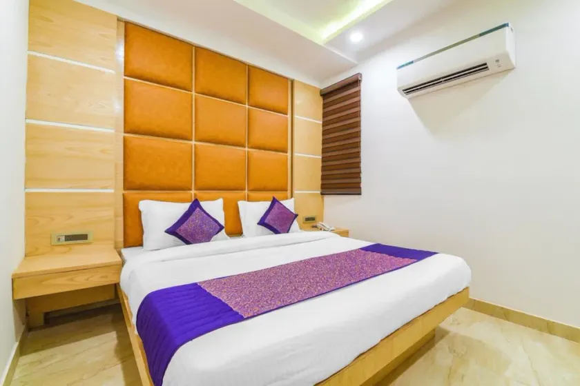 Maa Sharda Hotel - Image 1