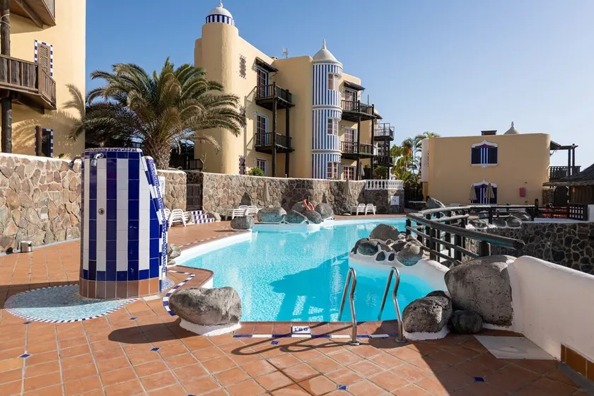 Luxury Apartment+pool P69 Next to the beach  - Image 1