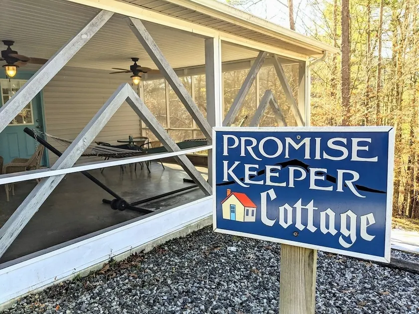 Promise Keeper Cottage - 1 Br Cabin - Image 1
