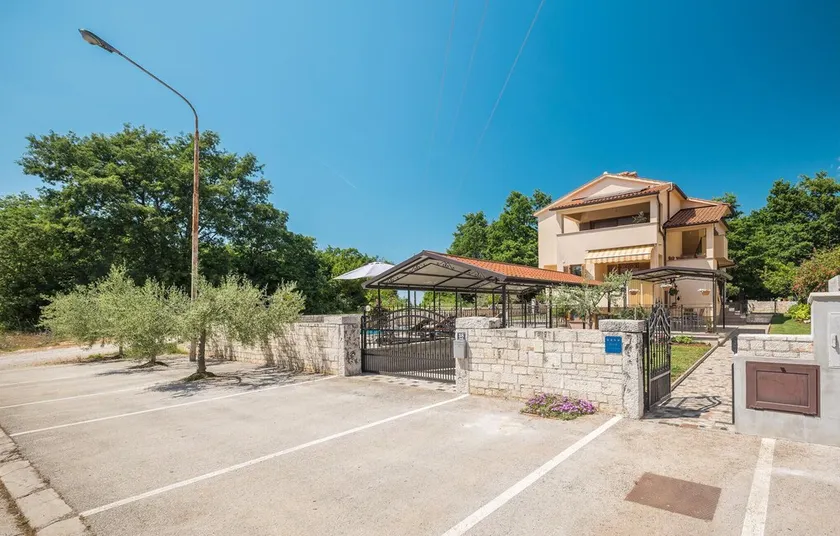 Awesome Home in Porec With Wifi and 1 Bedrooms - Image 1