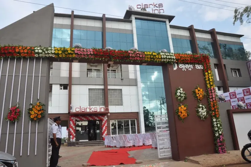 Clarks Inn Bagalkot - Image 1
