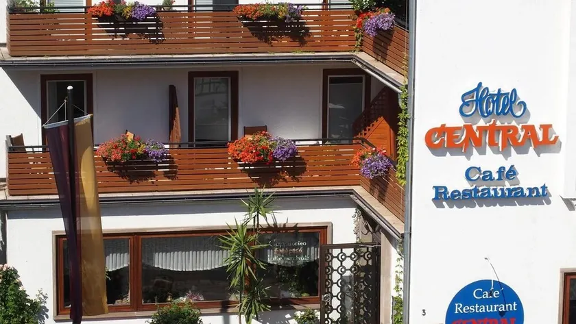 Hotel Central - Image 1