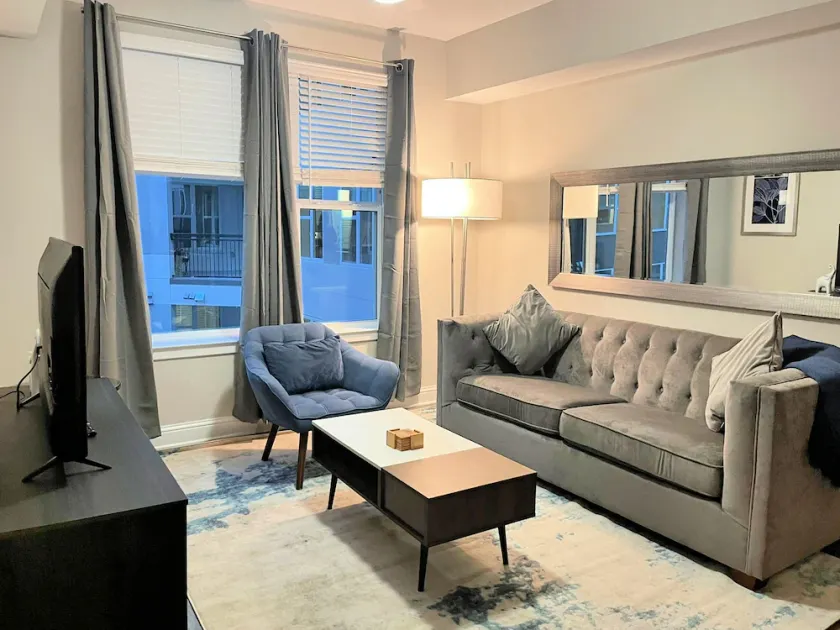 The Elvis Presley Urban Luxury Apts Austin - Image 1