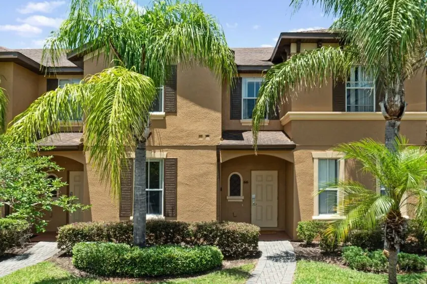 Regal Retreat - Image 1