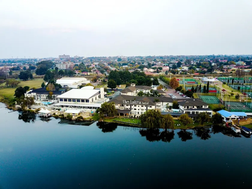 The Lakes Hotel and Conference - Image 1
