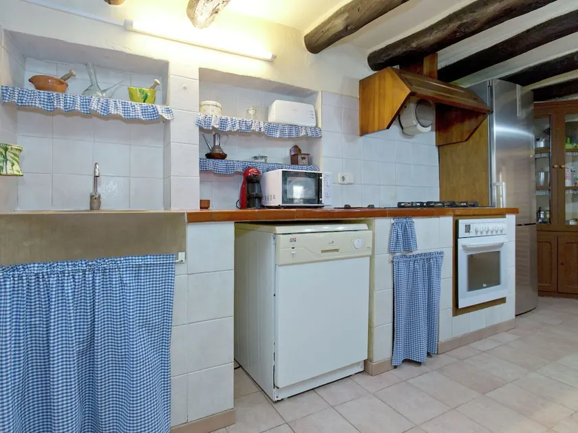 A farmhouse, with a private swimming pool in the Costa Brava. - Image 1