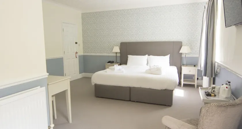 The White Lodge Hotel - Image 1