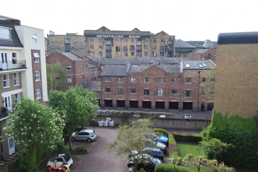 2 Bedroom Flat Near The River Thames - Image 1