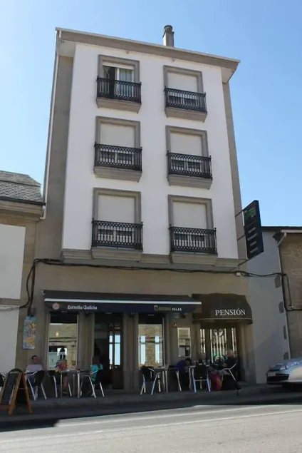 Pensión Arenas Palas - Image 1
