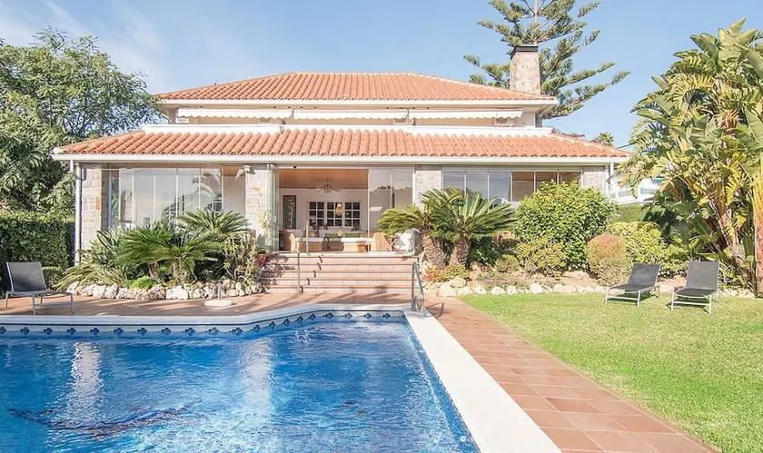 Gallery Villa 650M From The Beach (R81) - Image 1