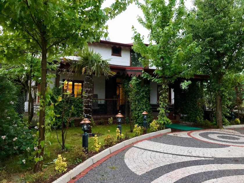 Alissa Boutique Hotel - Image 1