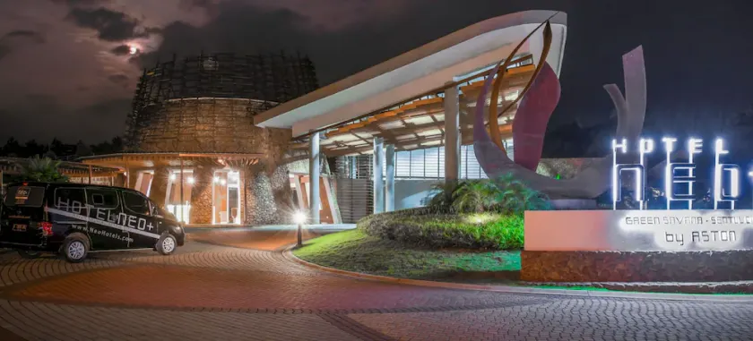 Hotel Neo+ Green Savana Sentul City - Image 1