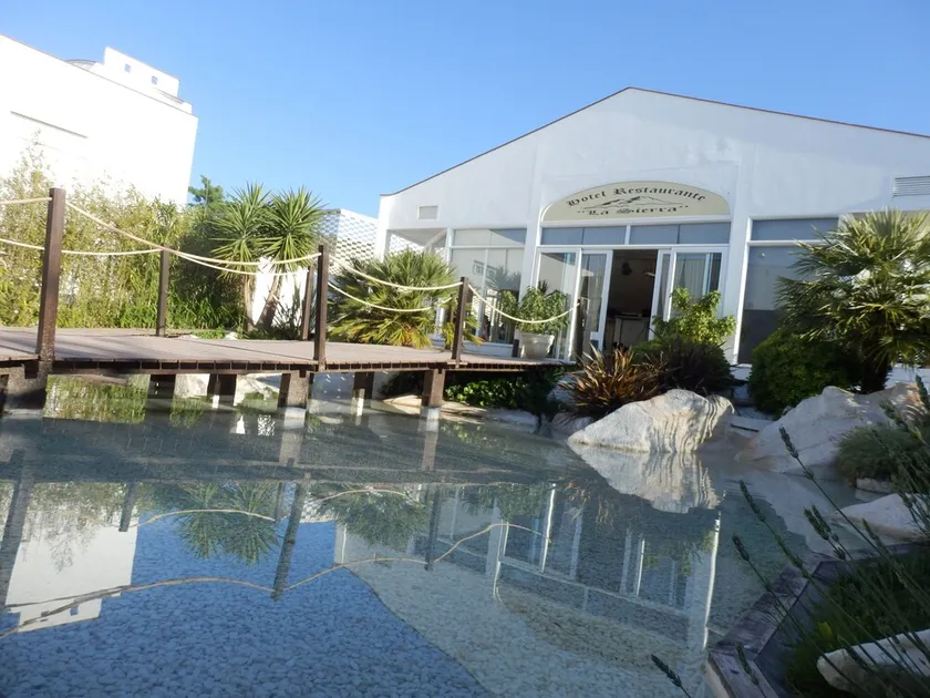 HOTEL RESTAURANTE LA SIERRA - Image 1