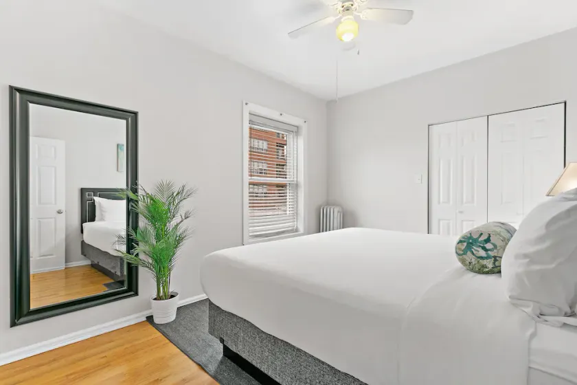King Bed, Full Kitchen, Rogers Park 5mins Loyola - Image 1