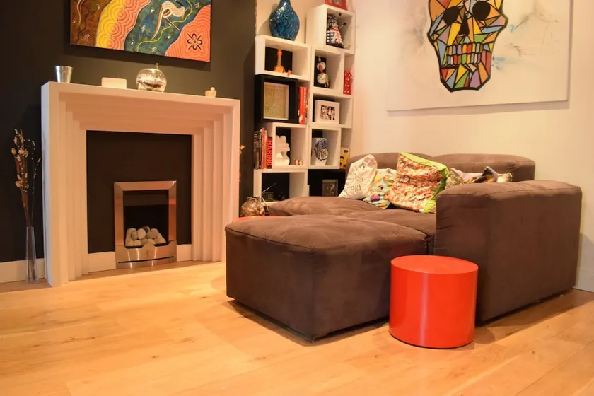 1 Bedroom Hampstead Flat - Image 1