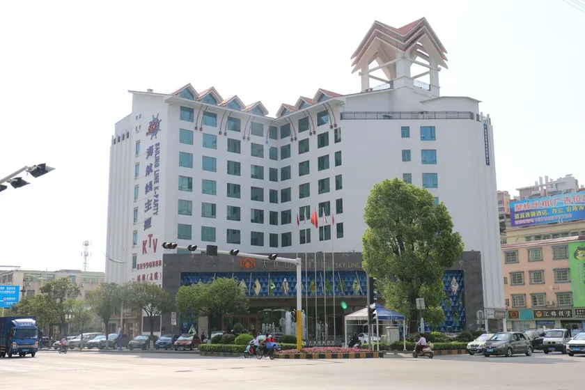 Sky Line Hotel - Image 1