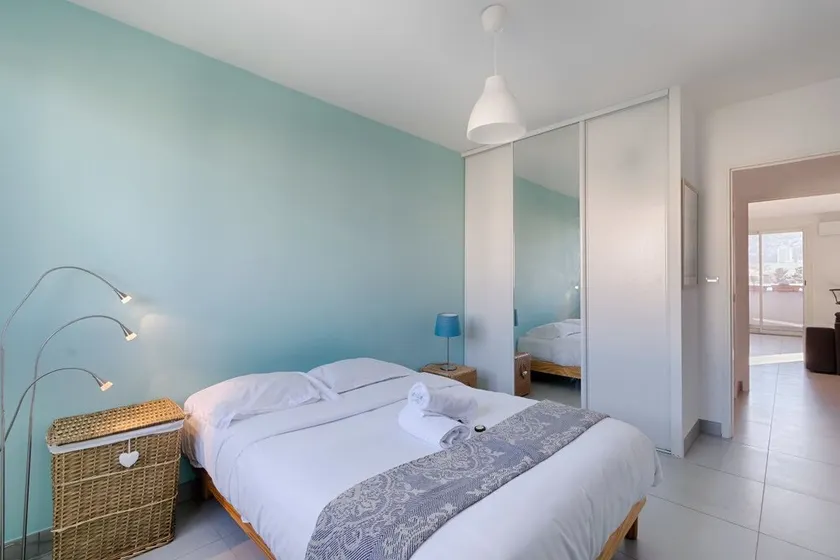 Entre Calanques ET Ville - Appartement de 70 m2 - Image 1