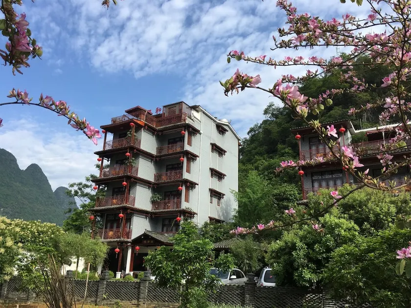 Yangshuo Eden Garden Hotel - Image 1