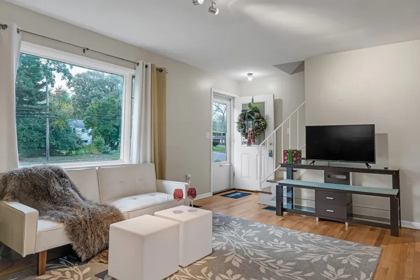 Charming Cape Cod Home - Just 15 Min From Downtown! 4 Bedroom Home by Redawning - Image 1